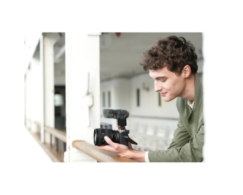 Об'єктив Sony 20-70mm f/4.0 G for NEX FF (SEL2070G.SYX)