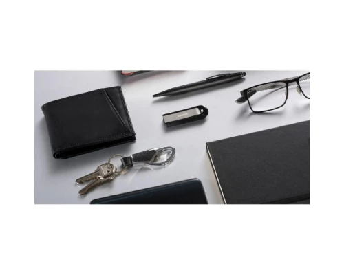 USB флеш накопичувач SanDisk 128GB Extreme Go USB 3.2 (SDCZ810-128G-G46) USB флеш накопичувач SanDisk 128GB Extreme Go USB 3.2 (SDCZ810-128G-G46)